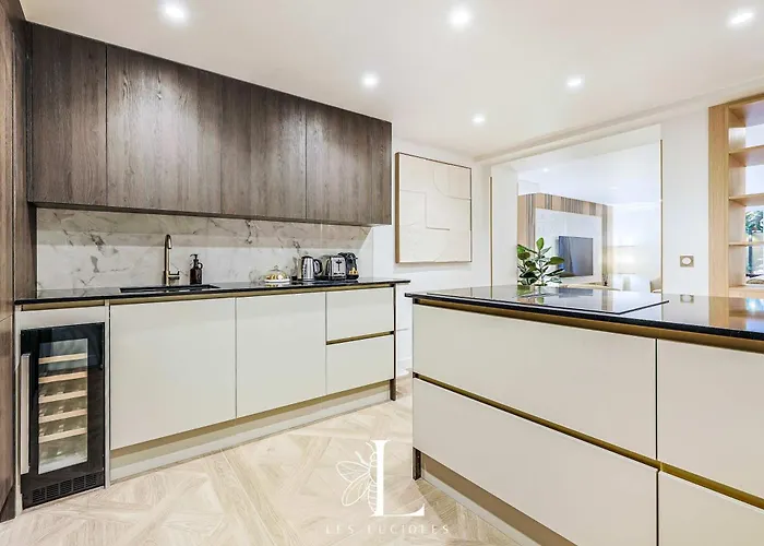 Les Lucioles 10 - Luxury Garden 3 Bedrooms - Sleeps 8 דירה קאן