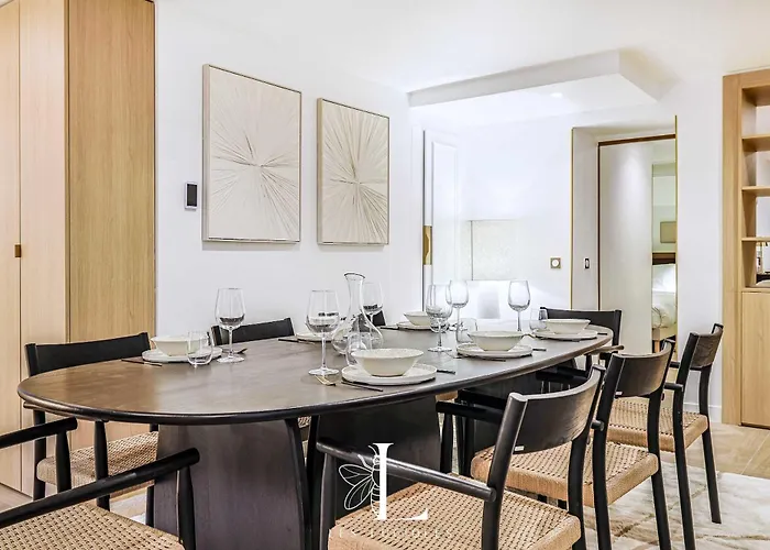 Les Lucioles 10 - Luxury Garden 3 Bedrooms - Sleeps 8