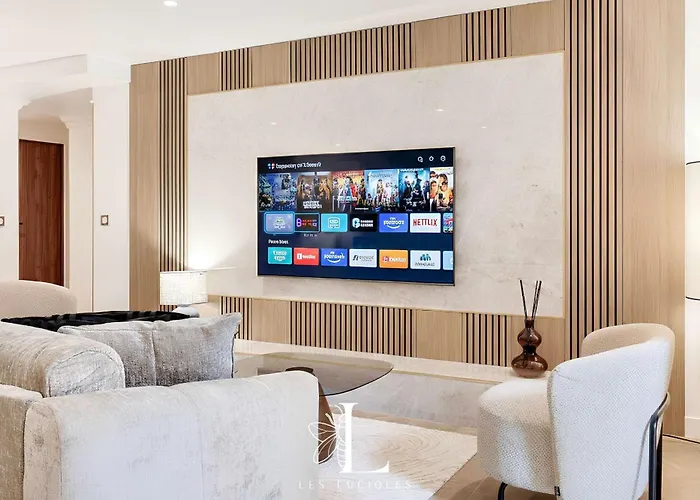 דירה Les Lucioles 10 - Luxury Garden 3 Bedrooms - Sleeps 8 קאן