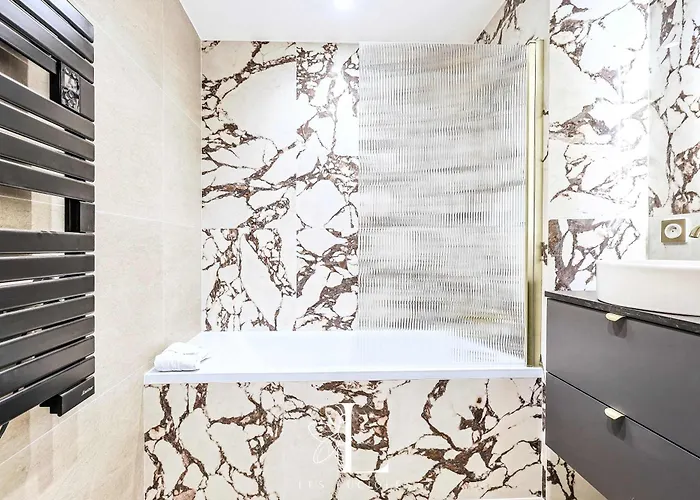 Les Lucioles 10 - Luxury Garden 3 Bedrooms - Sleeps 8 קאן