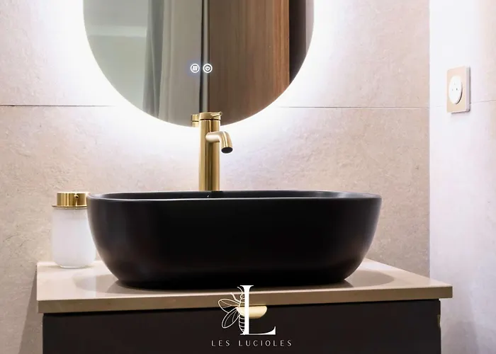 דירה Les Lucioles 10 - Luxury Garden 3 Bedrooms - Sleeps 8 קאן