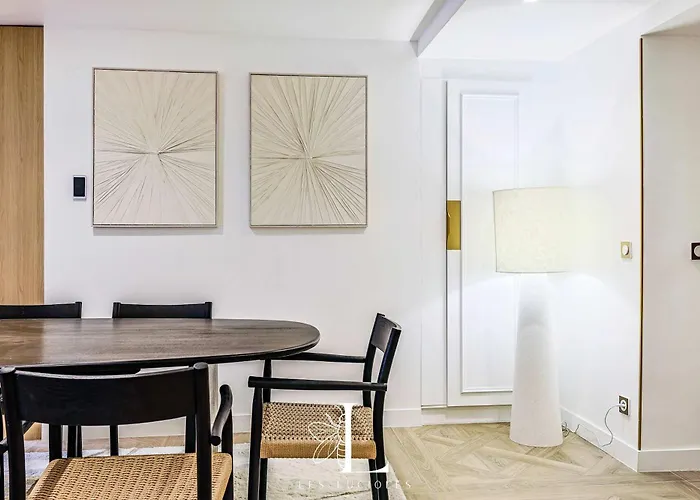 Les Lucioles 10 - Luxury Garden 3 Bedrooms - Sleeps 8 דירה