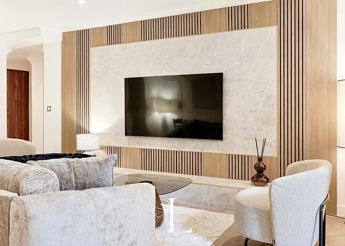 Les Lucioles 10 - Luxury Garden 3 Bedrooms - Sleeps 8 *