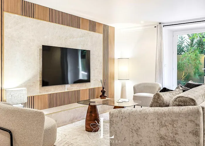 Les Lucioles 10 - Luxury Garden 3 Bedrooms - Sleeps 8 * קאן