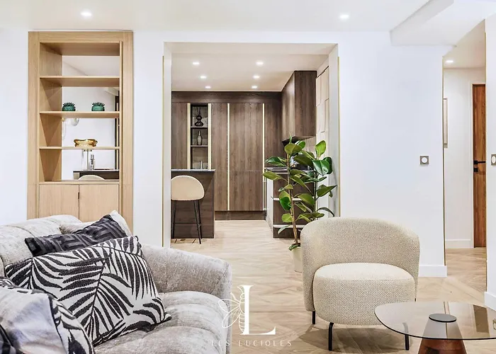 Les Lucioles 10 - Luxury Garden 3 Bedrooms - Sleeps 8 דירה