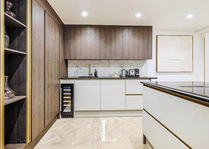 Les Lucioles 10 - Luxury Garden 3 Bedrooms - Sleeps 8 דירה *