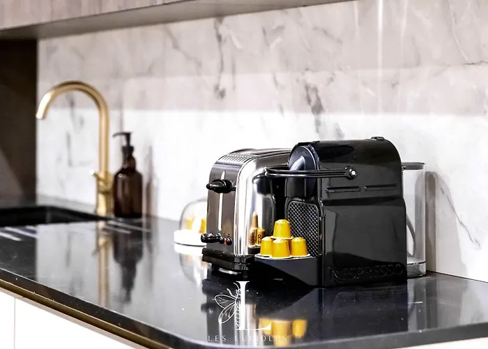 Les Lucioles 10 - Luxury Garden 3 Bedrooms - Sleeps 8 *