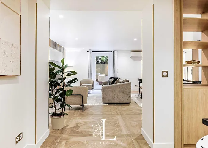 Les Lucioles 10 - Luxury Garden 3 Bedrooms - Sleeps 8 *